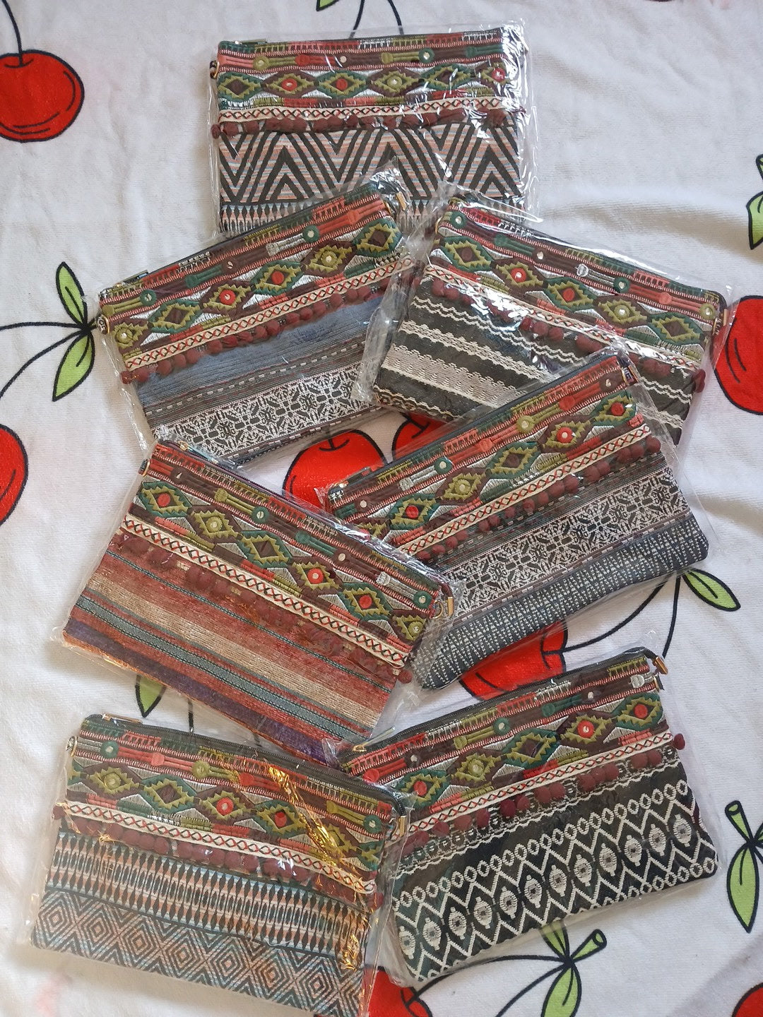 Pochettes plumes ou pompons